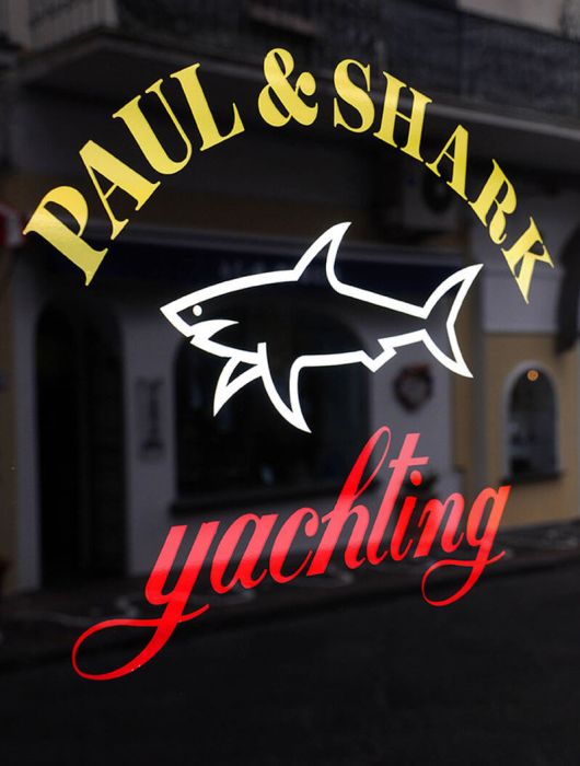 Realizzazione targa esterna per Paul & Shark a Ischia