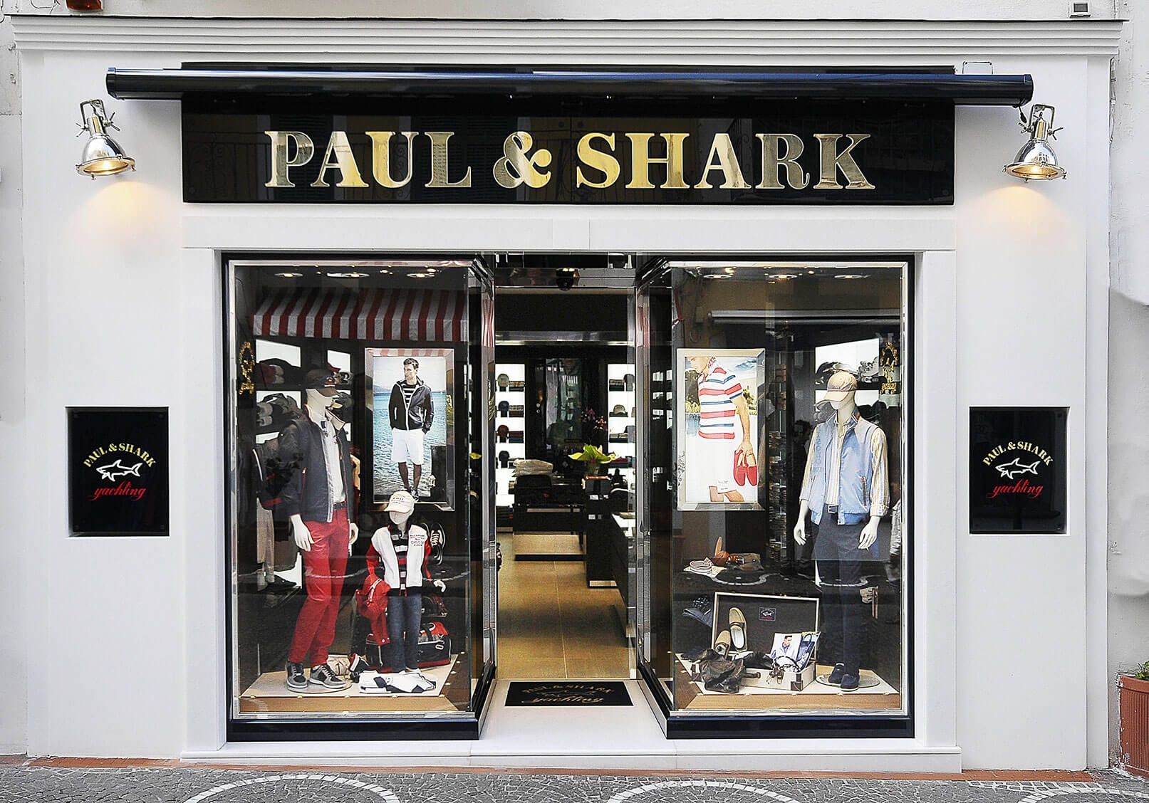 Arredo e vetrine per Paul & Shark