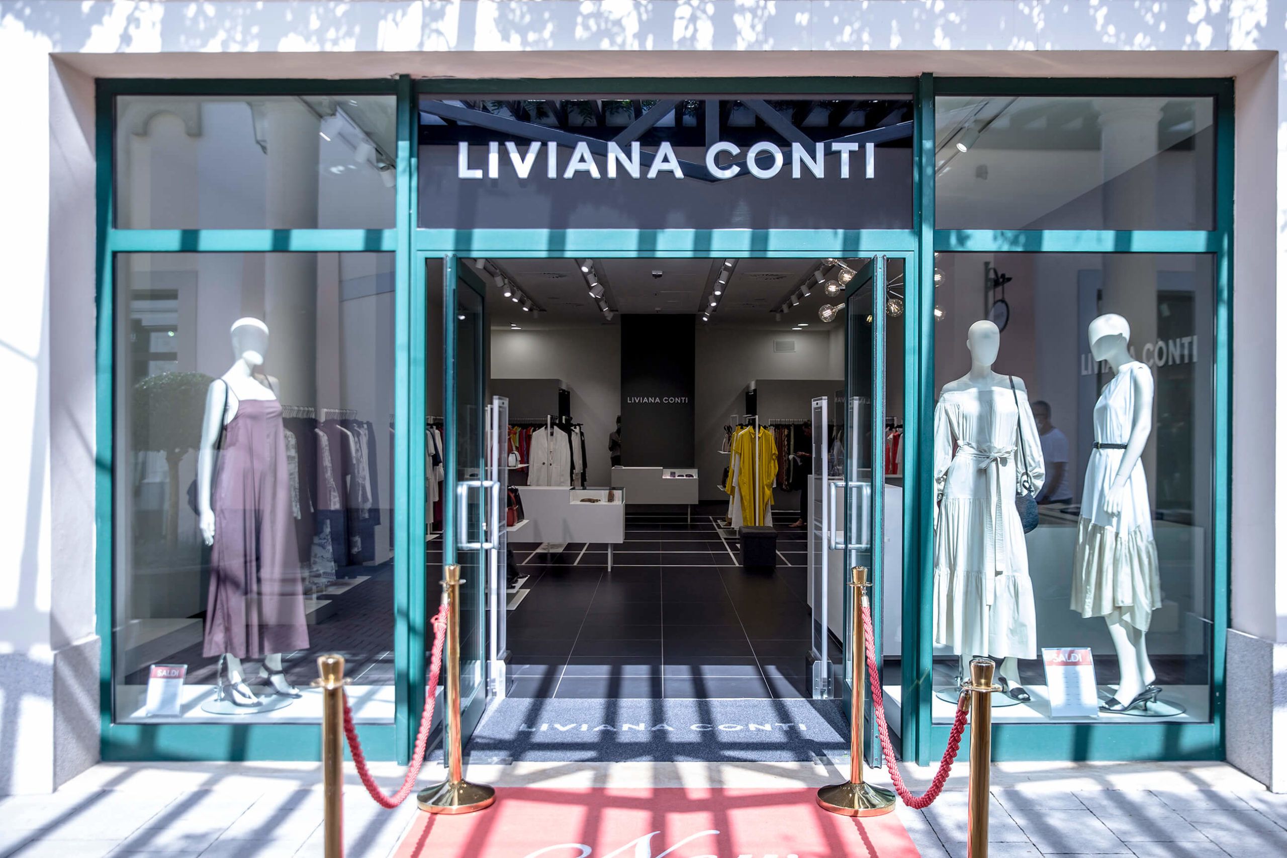Vetrine per il negozio di Liviana Conti