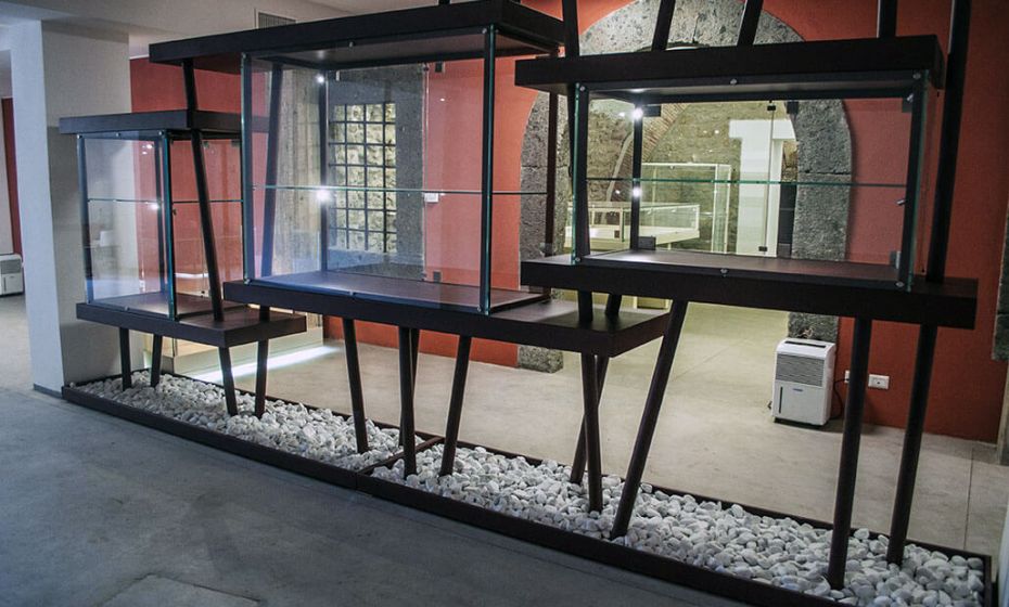 Realizziamo ogni tipo di vetrina per Musei